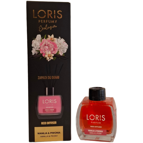 loris-vanilla-peony-namu-kvapas-120ml.jpg Juoda Loris Vanilla and Peony namų kvapo pakuotė ir stiklinis difuzoriaus buteliukas su oranžiniu skysčiu