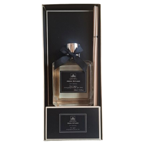 namu-kvapas-su-lazdelemis-fragrance-collection-Ivy-Moss-280ml.jpg Prabangus miško ir samanų kvapo namų kvapas su lazdelėmis